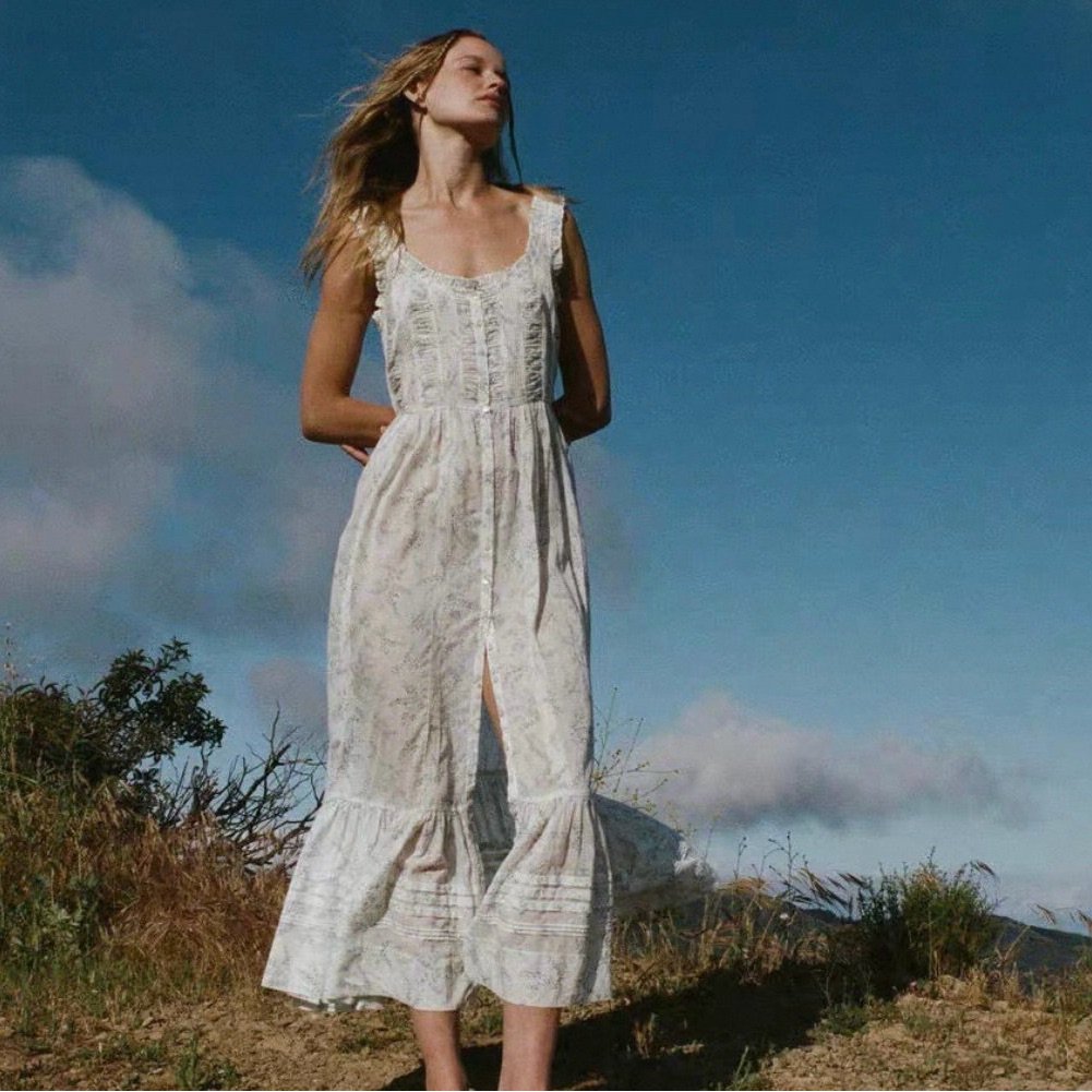 Elegant White Sleeveless Dress S
